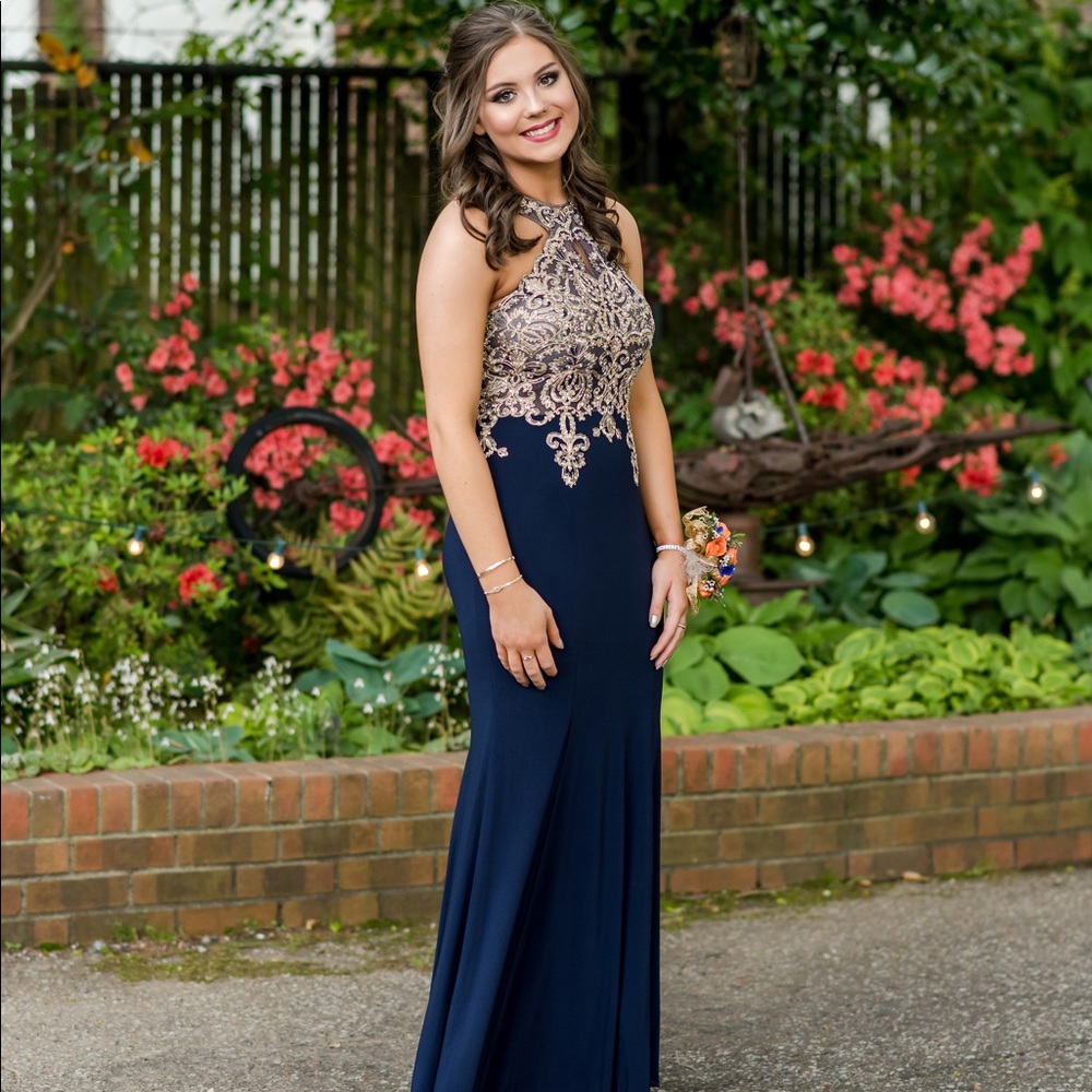FORMAL/PROM DRESS - Picture 5 of 5